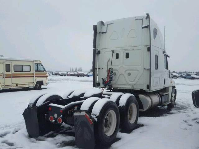 1FUJGLBG1DLBY1413 - 2013 FREIGHTLINER CASCADIA 1 WHITE photo 4