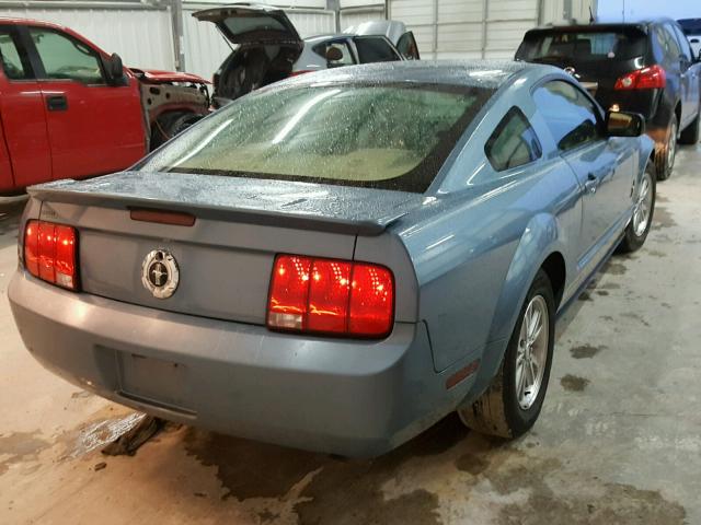 1ZVHT80N485147101 - 2008 FORD MUSTANG BLUE photo 4