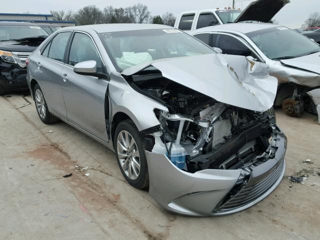 4T1BF1FK8HU438416 - 2017 TOYOTA CAMRY LE ვერცხლისფერი ფოტო 1