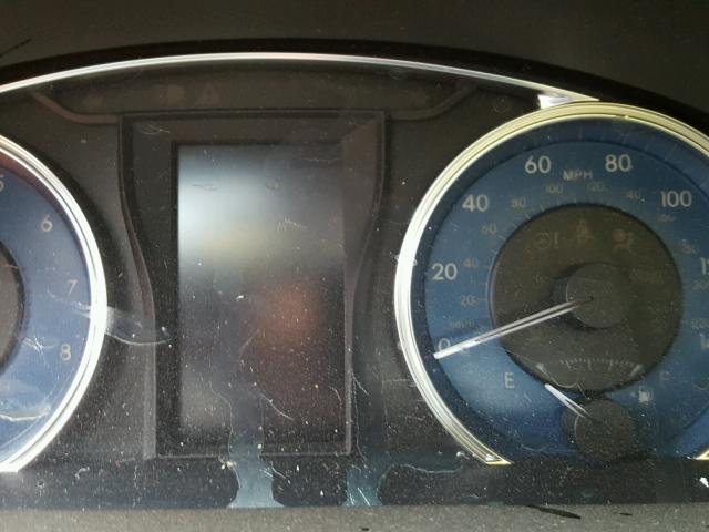 4T1BF1FK8HU438416 - 2017 TOYOTA CAMRY LE ვერცხლისფერი ფოტო 8