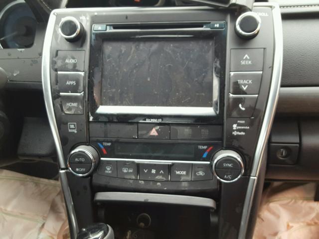 4T1BF1FK8HU438416 - 2017 TOYOTA CAMRY LE ვერცხლისფერი ფოტო 9