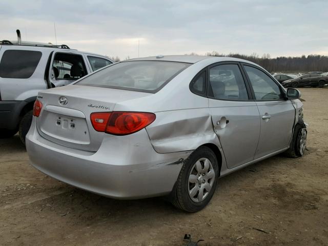 KMHDU46D38U289818 - 2008 HYUNDAI ELANTRA GL SILVER photo 4