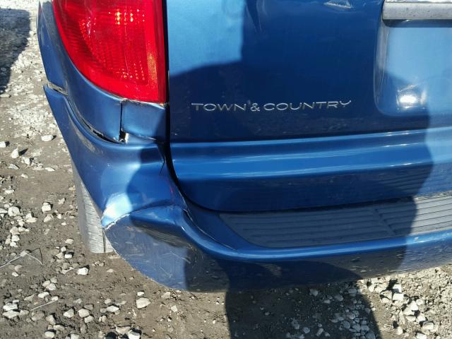 1C4GP45R05B253923 - 2005 CHRYSLER TOWN & COU BLUE photo 9