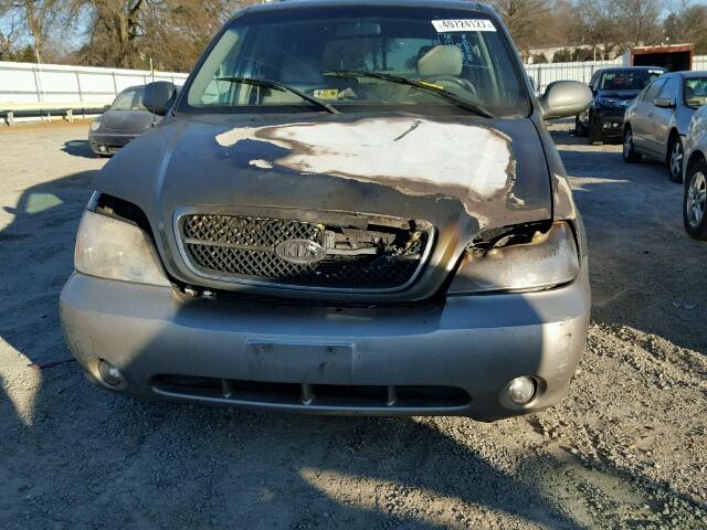 KNDUP131546601317 - 2004 KIA SEDONA EX GREEN photo 9