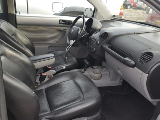 3VWDD21C23M426460 - 2003 VOLKSWAGEN NEW BEETLE 银色 照片 5