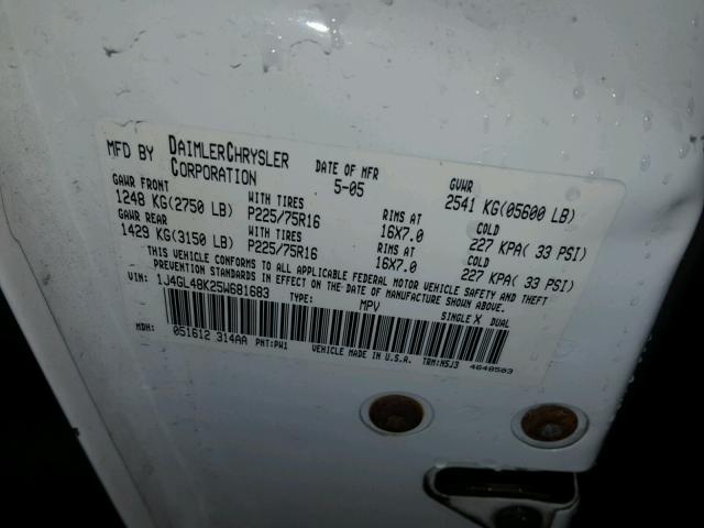 1J4GL48K25W681683 - 2005 JEEP LIBERTY SP WHITE photo 10