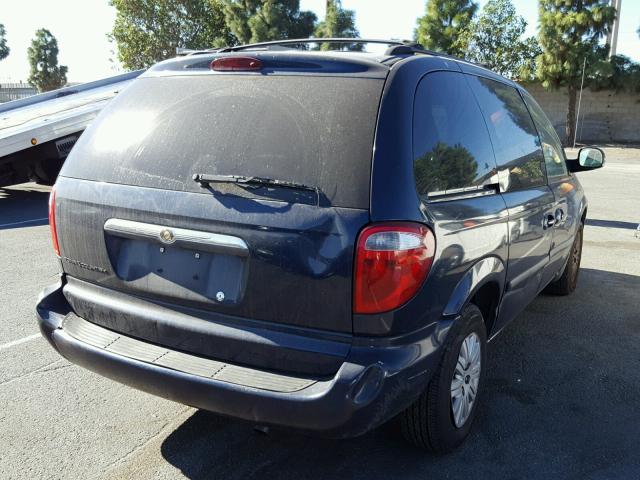 1A4GP45RX6B691828 - 2006 CHRYSLER TOWN & COU BLUE photo 4