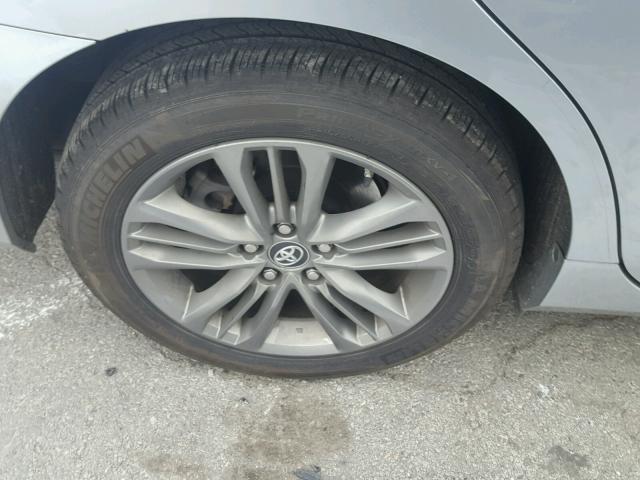 4T1BF1FK6HU406967 - 2017 TOYOTA CAMRY LE ნაცრისფერი ფოტო 9