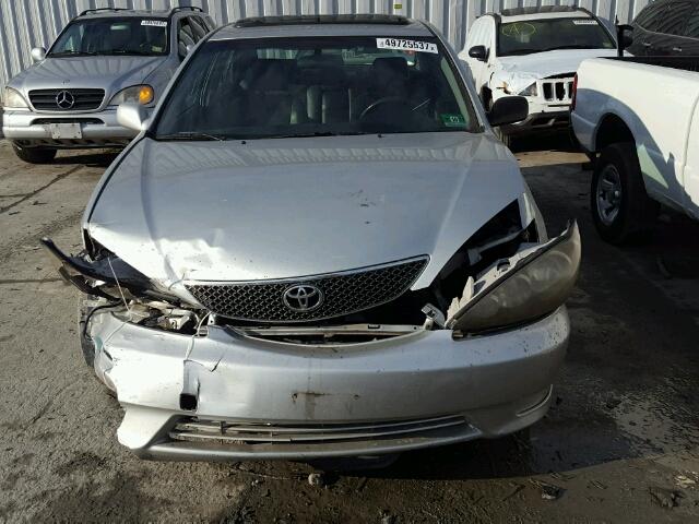 JTDBA32K860026540 - 2006 TOYOTA CAMRY SE SILVER photo 9