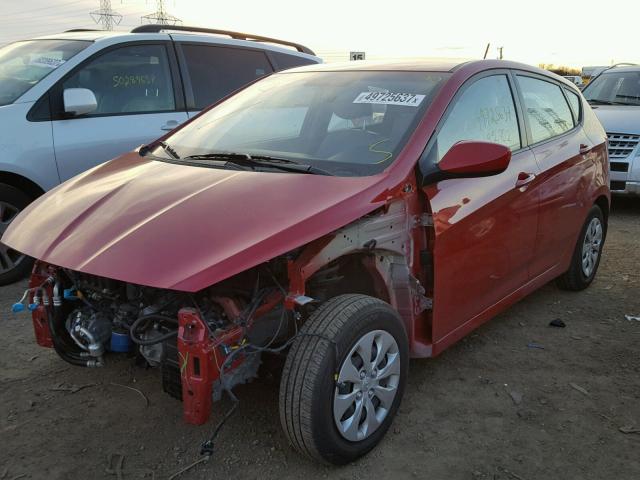 KMHCT5AEXFU227043 - 2015 HYUNDAI ACCENT GS RED photo 2