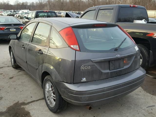 3FAFP37323R173942 - 2003 FORD FOCUS ZX5 GRAY photo 3