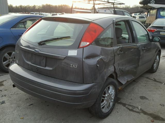 3FAFP37323R173942 - 2003 FORD FOCUS ZX5 GRAY photo 4