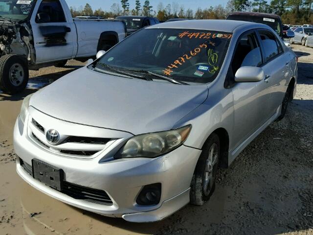 2T1BU4EE1BC613956 - 2011 TOYOTA COROLLA BA SILVER photo 2