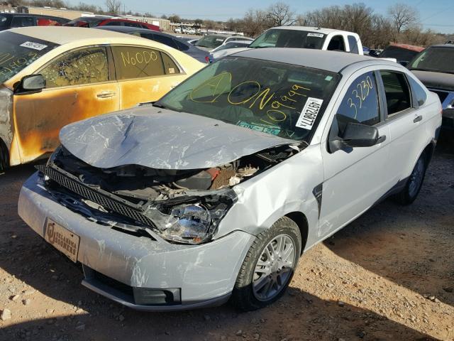 1FAHP35N28W109949 - 2008 FORD FOCUS SE SILVER photo 2