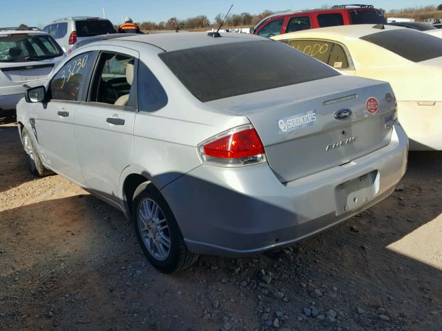 1FAHP35N28W109949 - 2008 FORD FOCUS SE SILVER photo 3