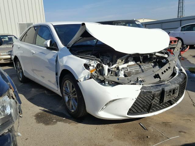 4T1BF1FK6HU618235 - 2017 TOYOTA CAMRY LE WHITE photo 1