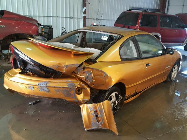 1G2JB124127287402 - 2002 PONTIAC SUNFIRE SE GOLD photo 4