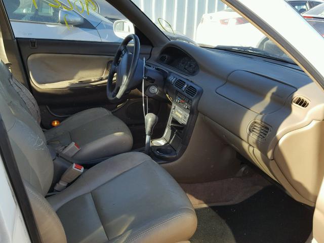 1YVGE22CXV5643754 - 1997 MAZDA 626 DX WHITE photo 5