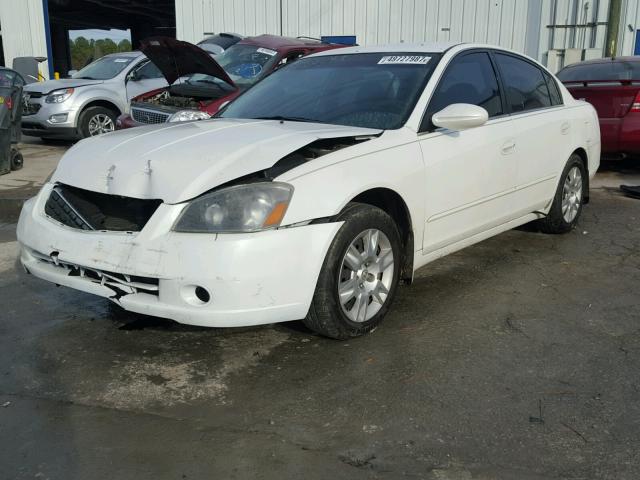 1N4AL11D95C268611 - 2005 NISSAN ALTIMA S WHITE photo 2