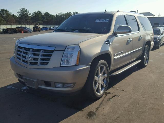 1GYFK66888R235638 - 2008 CADILLAC ESCALADE E BEIGE photo 2