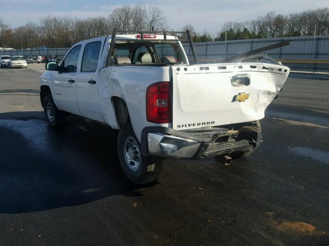 1GCHC23K28F199404 - 2008 CHEVROLET SILVERADO WHITE photo 3