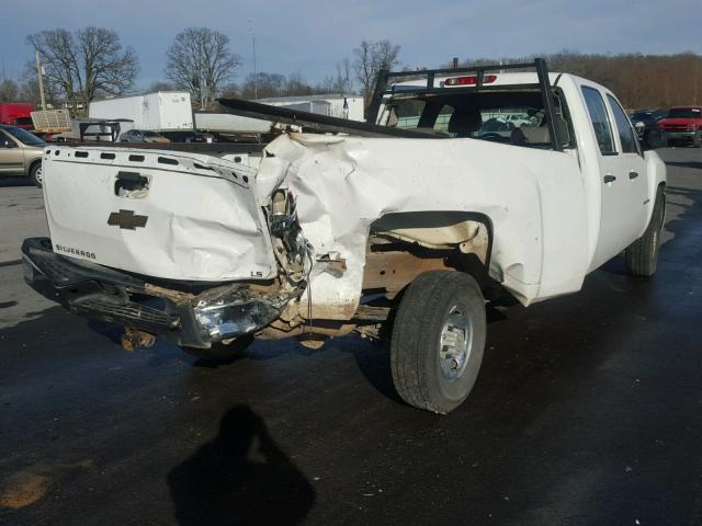 1GCHC23K28F199404 - 2008 CHEVROLET SILVERADO WHITE photo 4