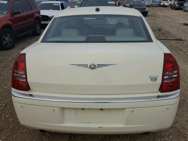 2C3AA63H65H658855 - 2005 CHRYSLER 300C CREAM photo 9