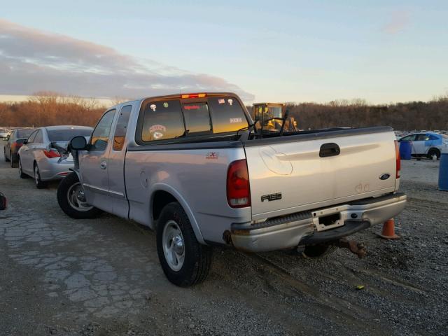 1FTRX18L5YKA63943 - 2000 FORD F150 SILVER photo 3