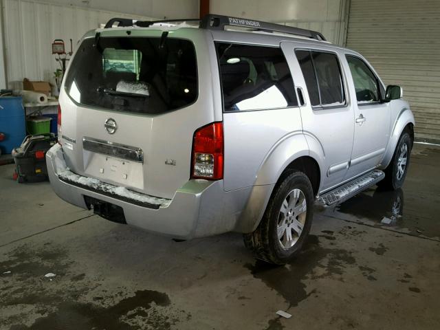 5N1AR18W66C663097 - 2006 NISSAN PATHFINDER SILVER photo 4