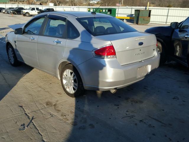 1FAHP37N09W235788 - 2009 FORD FOCUS SEL SILVER photo 3