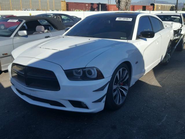 2C3CDXEJ1DH512044 - 2013 DODGE CHARGER SR WHITE photo 2