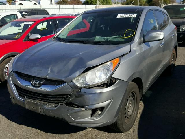 KM8JU3AC3AU016086 - 2010 HYUNDAI TUCSON GLS GRAY photo 2