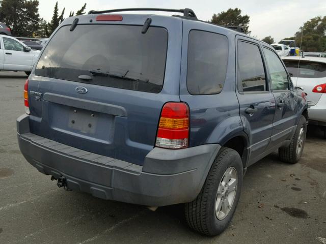 1FMYU03165KA12480 - 2005 FORD ESCAPE XLT BLUE photo 4