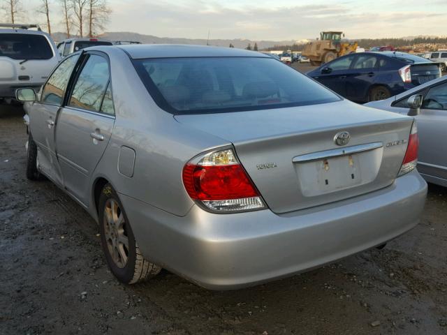 4T1BE30K15U514867 - 2005 TOYOTA CAMRY LE SILVER photo 3