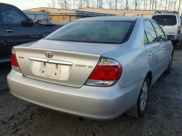4T1BE30K15U514867 - 2005 TOYOTA CAMRY LE ვერცხლისფერი ფოტო 4