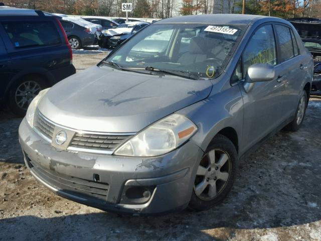 3N1BC11E37L409898 - 2007 NISSAN VERSA S SILVER photo 2