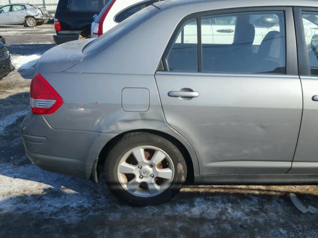 3N1BC11E37L409898 - 2007 NISSAN VERSA S SILVER photo 9