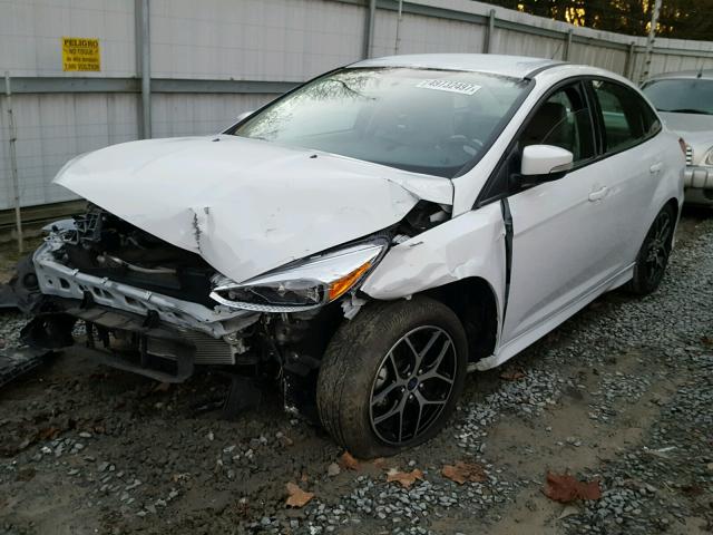 1FADP3FE5FL381648 - 2015 FORD FOCUS SE WHITE photo 2