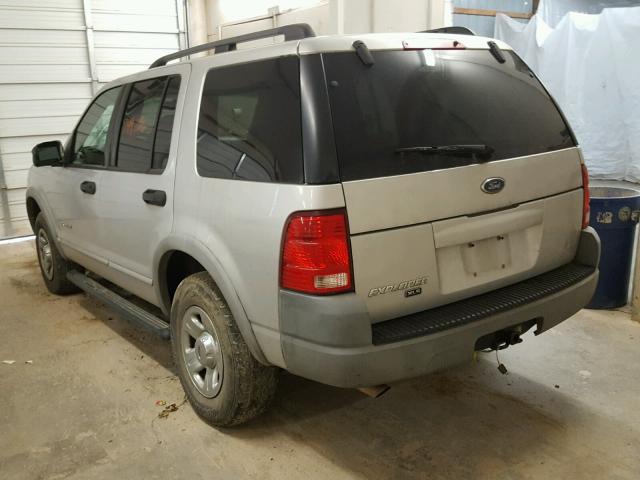 1FMZU72E32UA74047 - 2002 FORD EXPLORER X SILVER photo 3