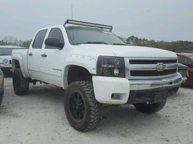 3GCPKSE2XBG250262 - 2011 CHEVROLET SILVERADO WHITE photo 1