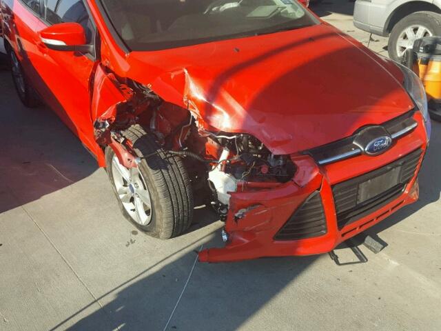 1FADP3F25EL130570 - 2014 FORD FOCUS SE RED photo 9