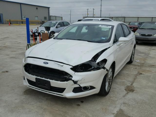 3FA6P0HD7FR257345 - 2015 FORD FUSION SE WHITE photo 2