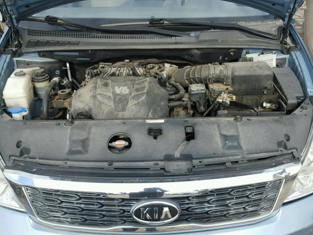 KNDMG4C77C6438318 - 2012 KIA SEDONA LX BLUE photo 7