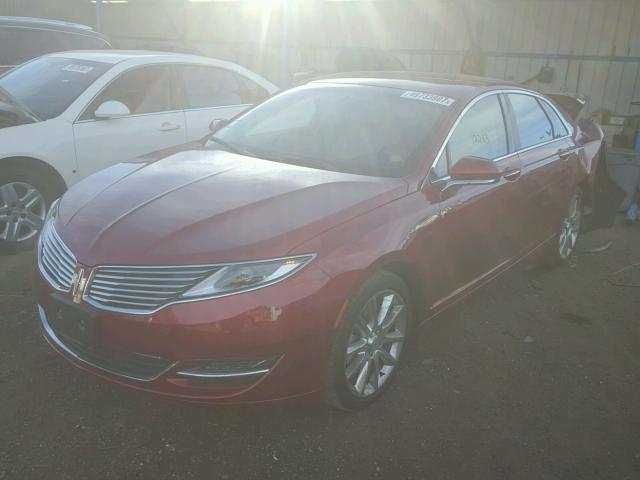 3LN6L2J9XGR617910 - 2016 LINCOLN MKZ RED photo 2