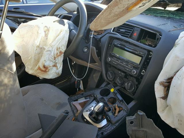 3VW2K7AJ4BM372537 - 2011 VOLKSWAGEN JETTA BASE BROWN photo 9