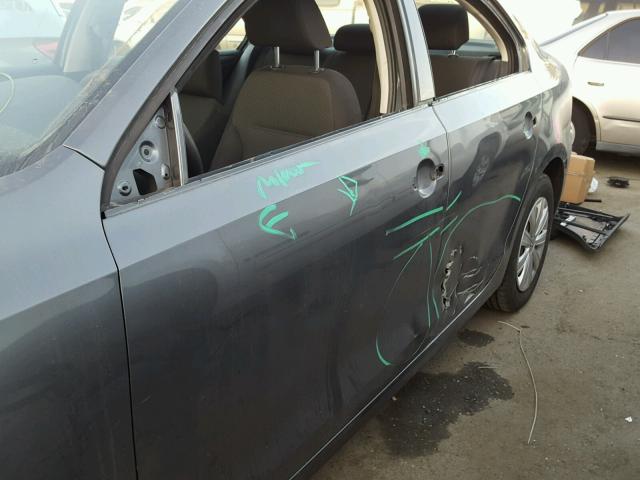 3VW1K7AJ5CM413478 - 2012 VOLKSWAGEN JETTA BASE GRAY photo 9