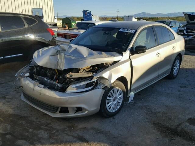 3VW2K7AJ9EM233914 - 2014 VOLKSWAGEN JETTA BASE GOLD photo 2