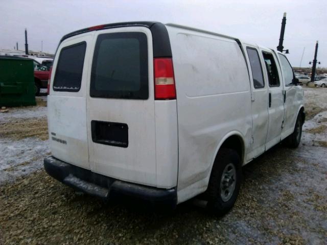 1GTFC154881180616 - 2008 GMC SAVANA G15 WHITE photo 4