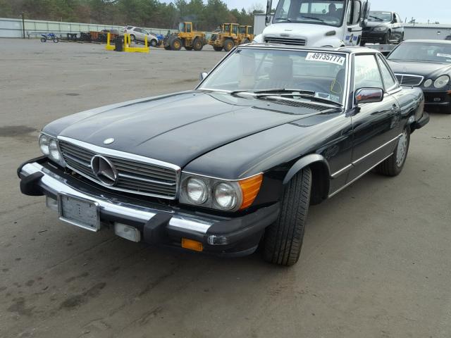 WDBBA48D3JA078772 - 1988 MERCEDES-BENZ 560 SL BLACK photo 2