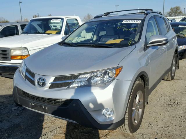 JTMRFREV0FD147905 - 2015 TOYOTA RAV4 XLE SILVER photo 2